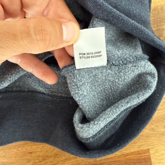 Universal Studios Women Pullover Crewneck Sweatshirt Graphic SMALL vacation - Picture 3 of 12